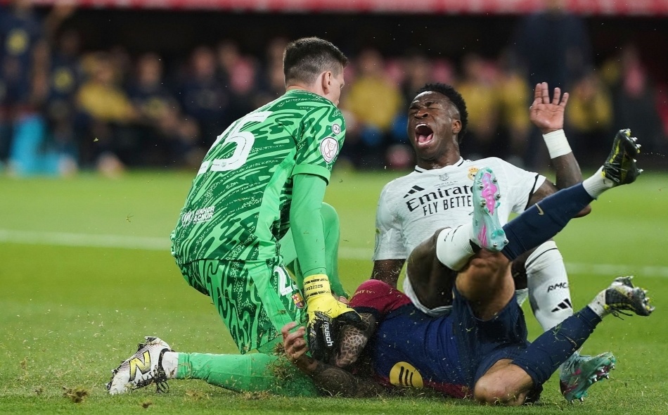 杏彩体育中国官网-欧冠比赛中一场寒冷天气考验选手的简单介绍