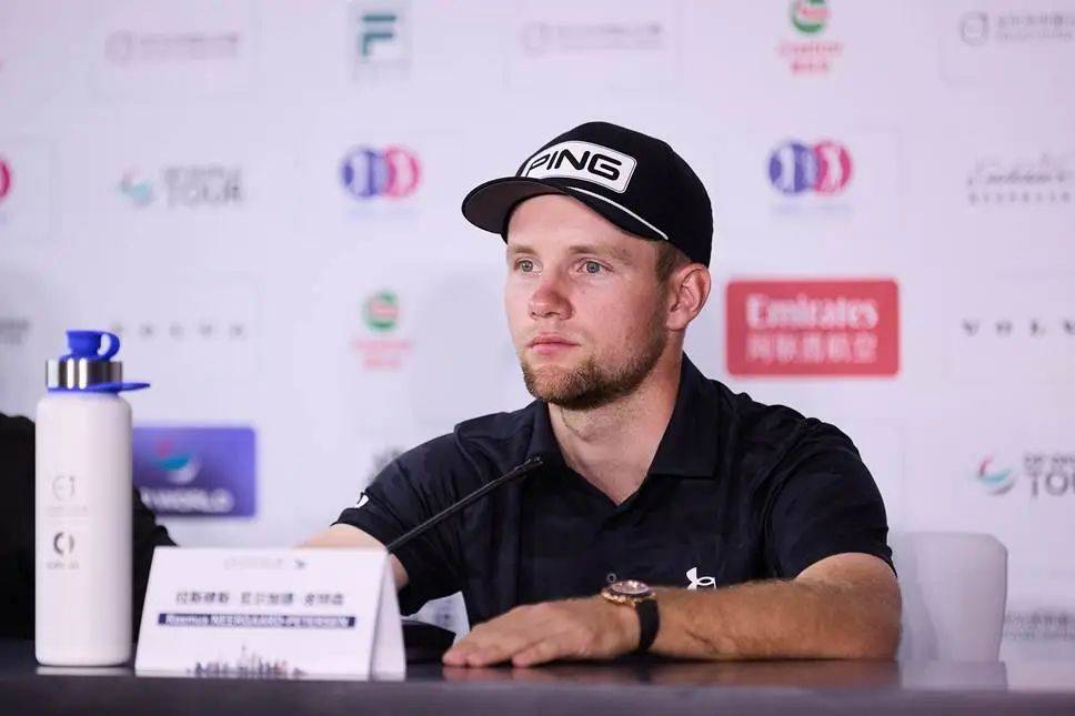 欧冠比赛中一场寒冷天气考验选手的简单介绍