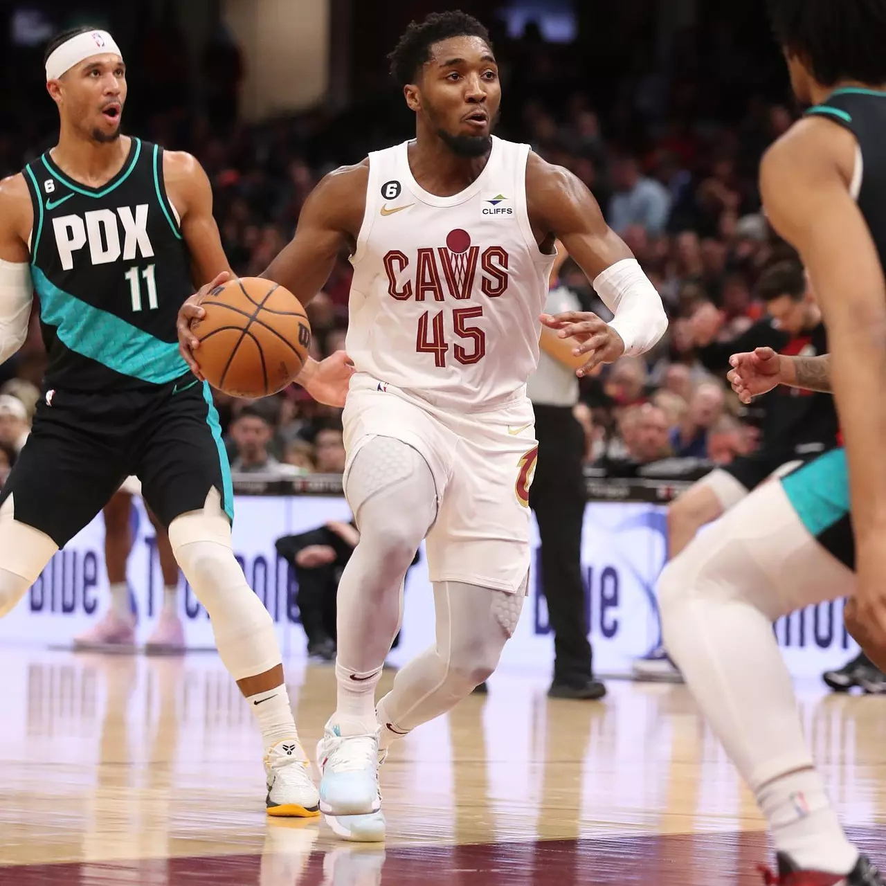 杏彩体育官网入口-门兴主场大胜，豪取三分稳定表现的简单介绍