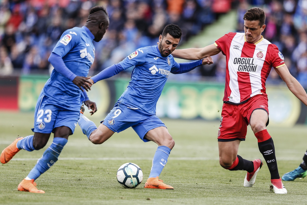 坎普劲旅巴塞罗那力克赫塔费超中了取得胜利的简单介绍 坎普劲旅巴塞罗那力克赫塔费超中了取得胜利的简单介绍