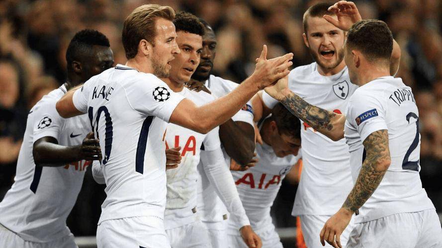 包含托特纳姆热刺客场大胜，取得连胜的词条