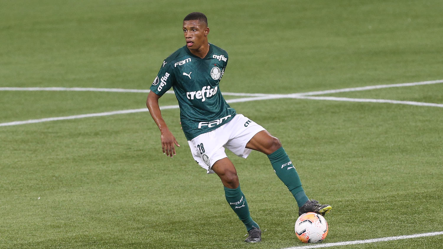 杏彩体育直播-帕尔梅拉斯中场大将伤愈复出，战蒙特雷阵容稳固