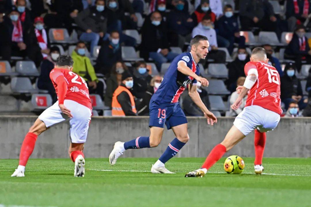 杏彩体育平台-雷恩客场完胜尼姆，取得两连胜