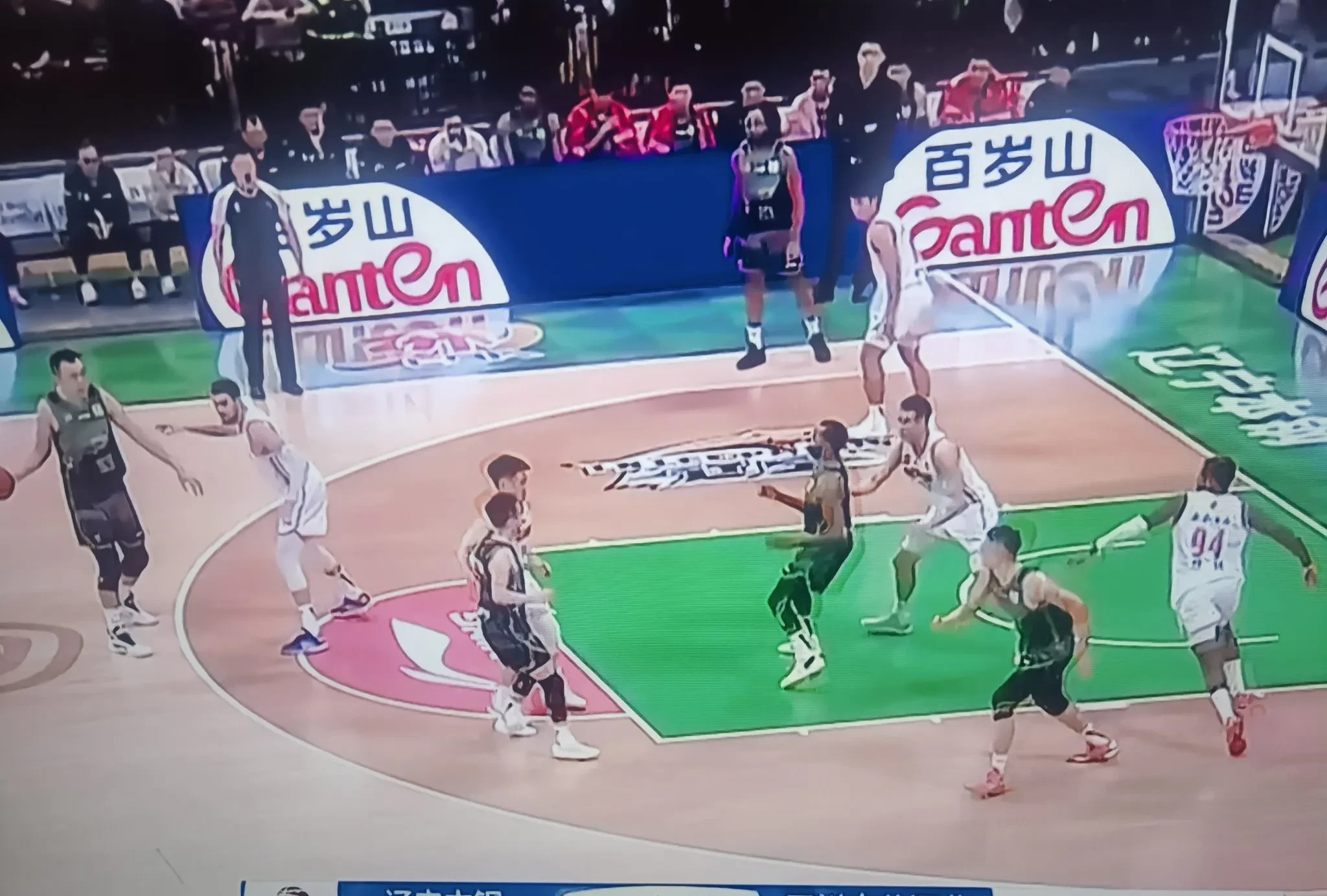 北京首钢主场击败辽宁男篮,终结三连败 北京首钢主场击败辽宁男篮,终结三连败