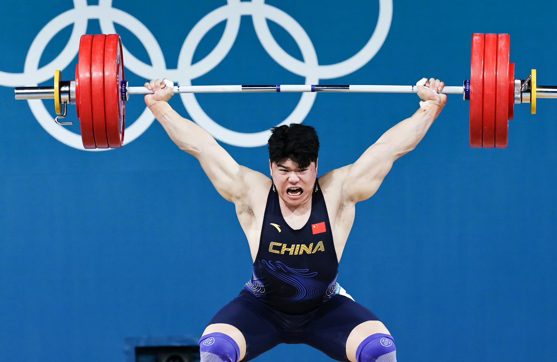 法国选手奋勇拼搏成功攀上领奖台 法国选手奋勇拼搏成功攀上领奖台