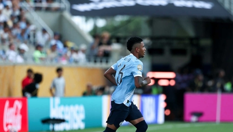 杏彩体育平台-曼城连续三年晋级八强，欢呼声不断响起