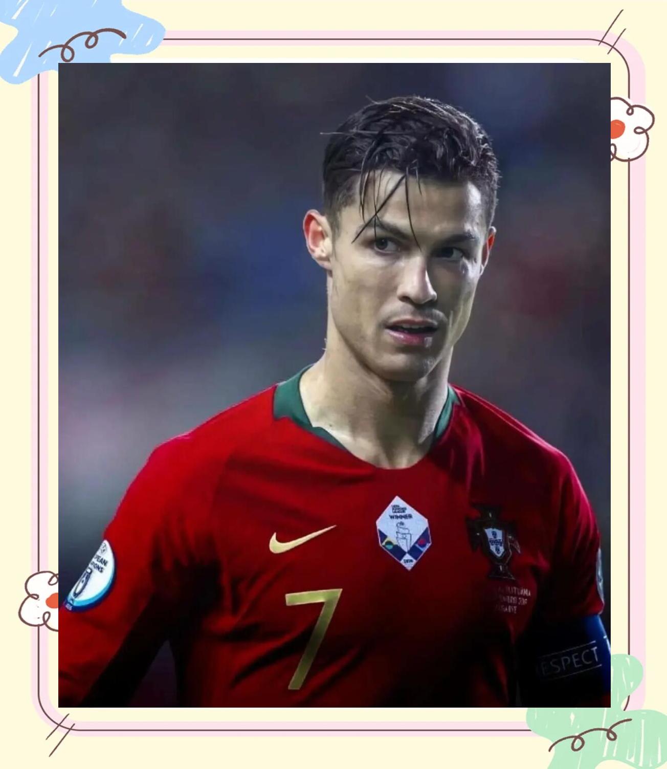 足球比赛中球员夺得最佳射手,赢得掌声 足球比赛中球员夺得最佳射手,赢得掌声