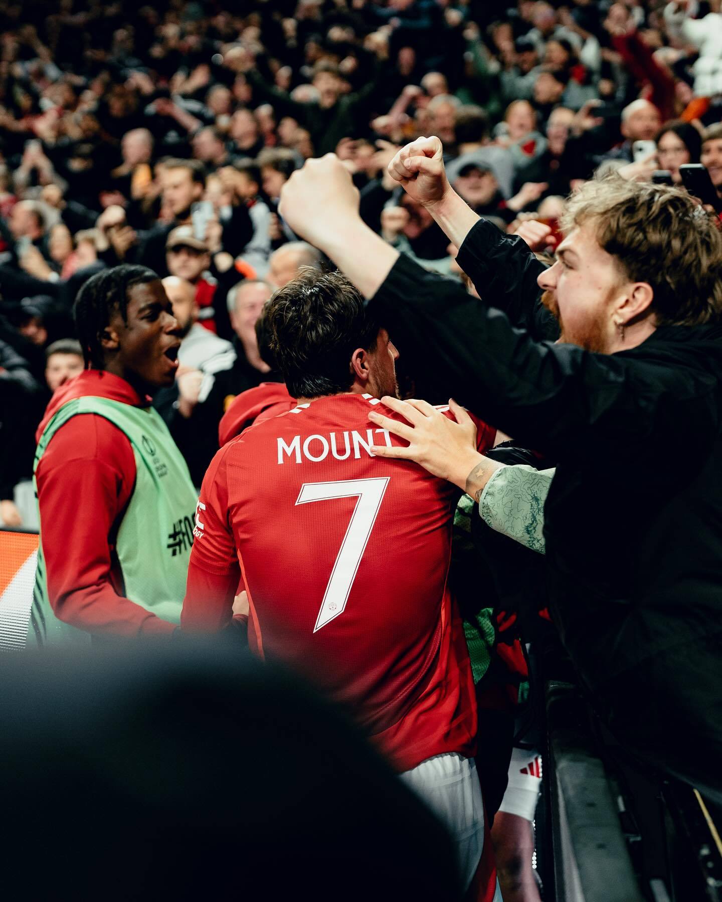 杏彩体育地址-伊蒂哈德球场比赛平淡，曼联与沃尔夫斯堡互交白卷的简单介绍