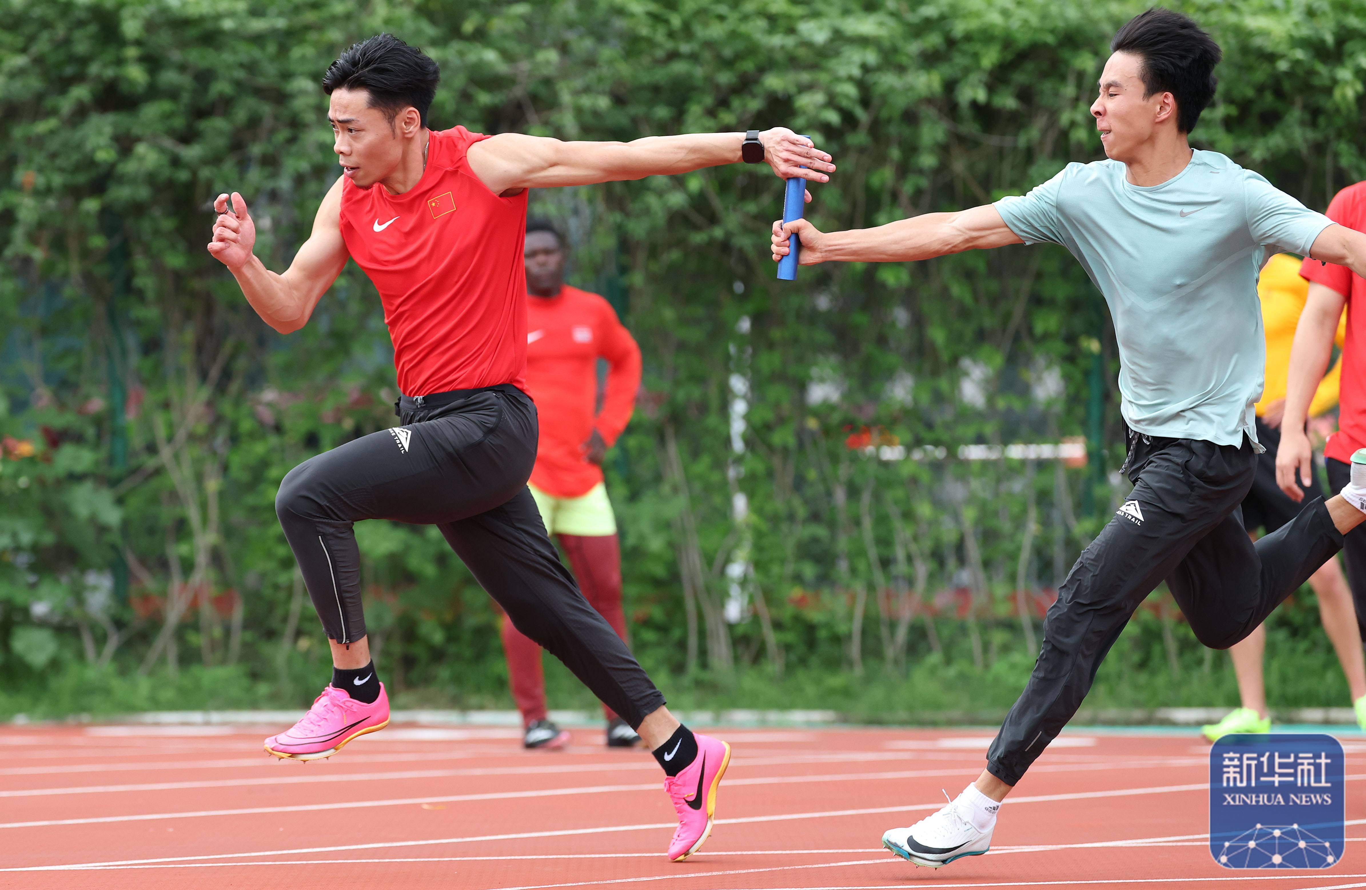 田径比赛接力项目C组全面展开 田径比赛接力项目C组全面展开