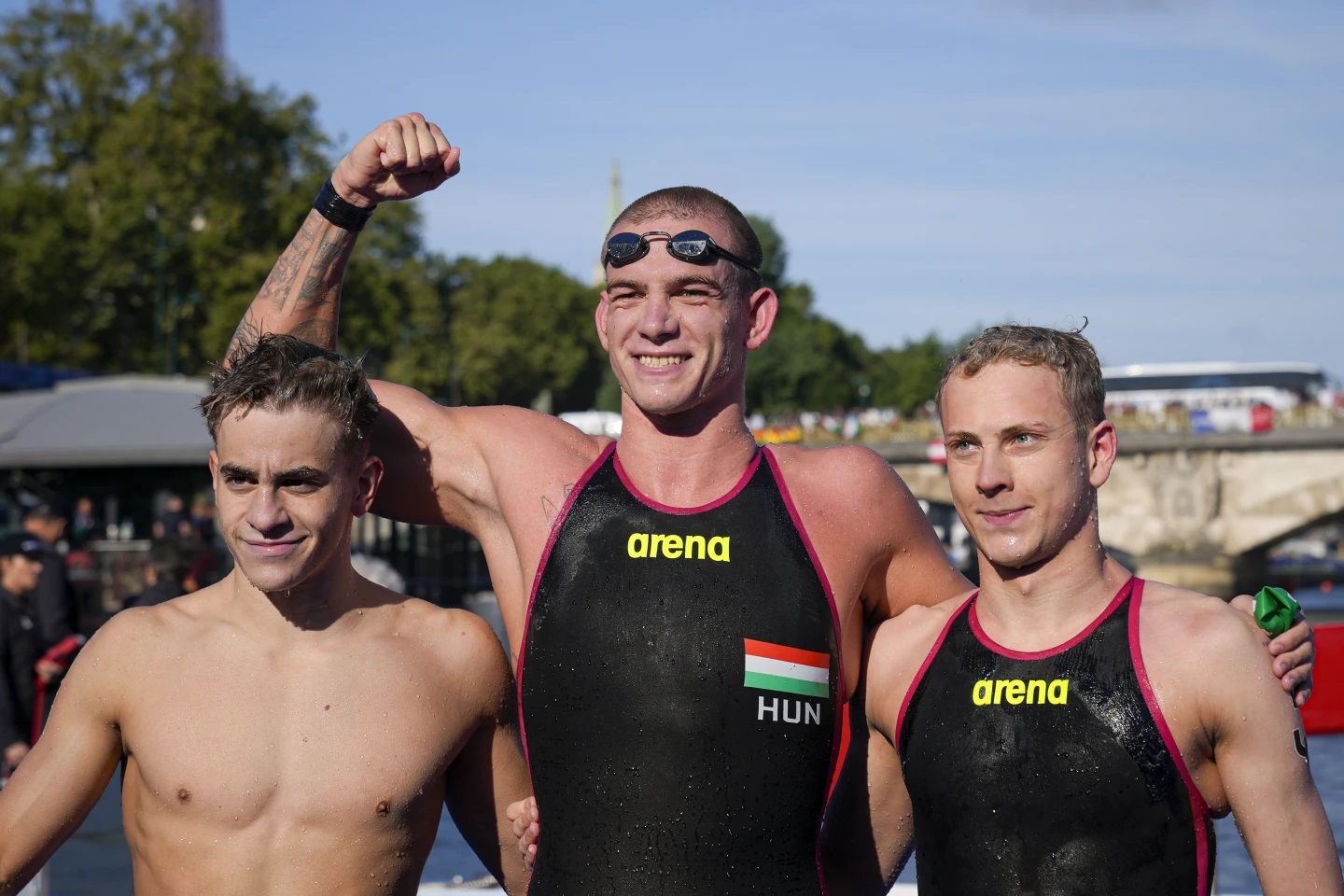 德国男子游泳队稳定发挥，夺冠