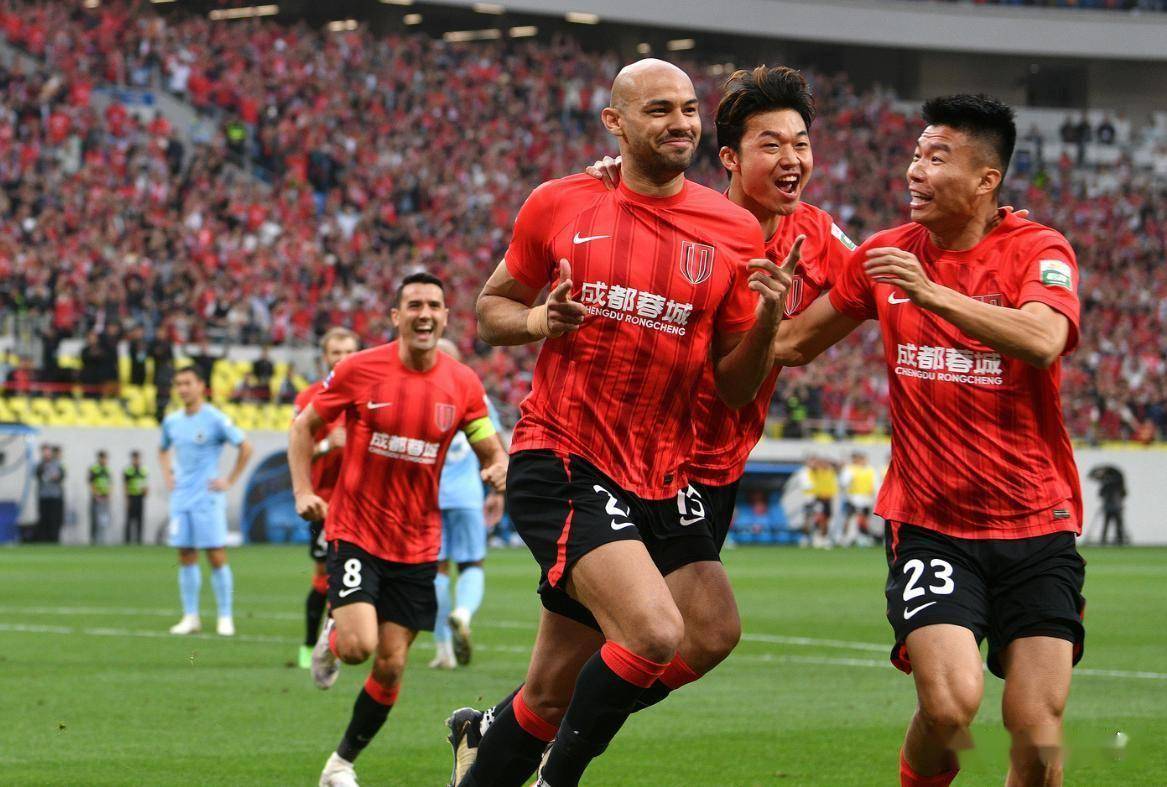 神秘外援加盟恒大,中超冲击亚冠宝座 神秘外援加盟恒大,中超冲击亚冠宝座