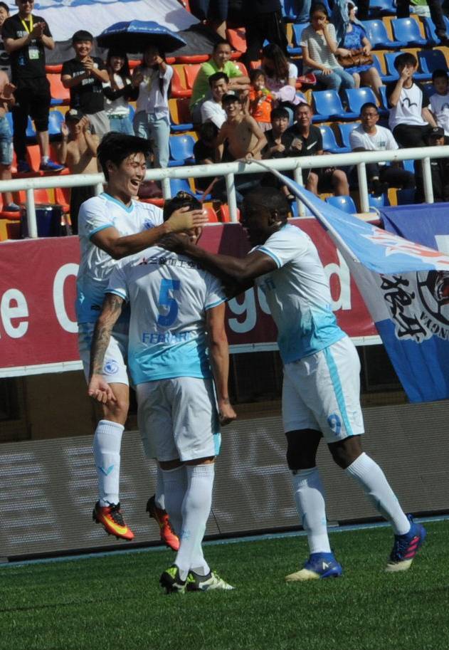 杏彩体育app-大连一方主场失利，权健终结两连败