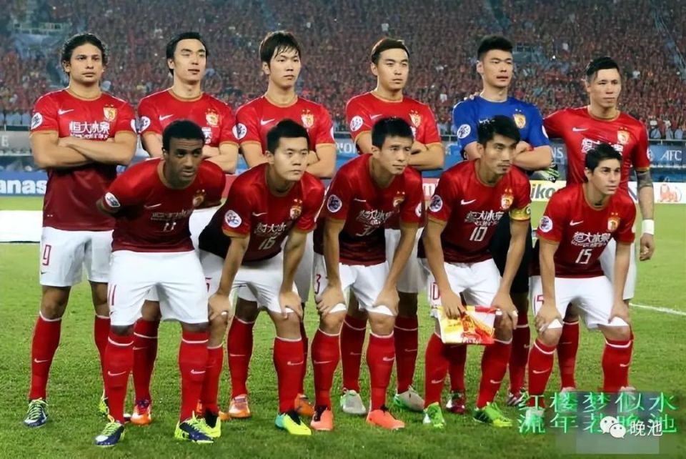 杏彩体育地址-广州恒大队员冲刺胜利，晋级半决赛