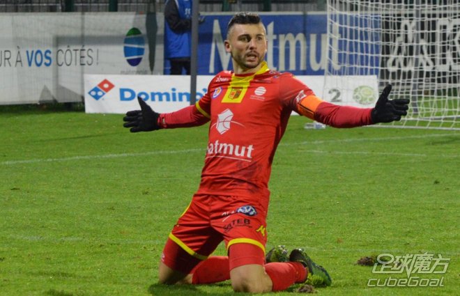 瓦朗谢纳球队努力备战周末的联赛